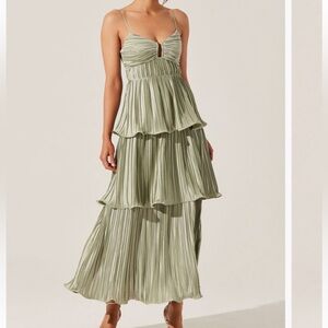 ASTR the Label Lupin Dress 💚